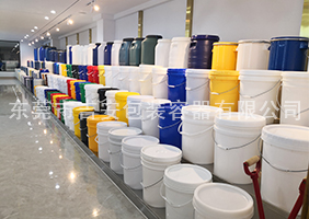 日本乱操逼视频吉安容器一楼涂料桶、机油桶展区